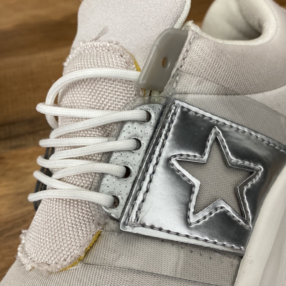 CONVERSE LOW TOP BRAND NEW - Picture 6 of 7
